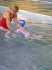 Kurs pływania w przedszkolu