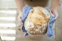Domácí kváskový chléb a chutné zdravé pomazánky